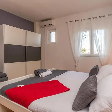 Amaris Apartment