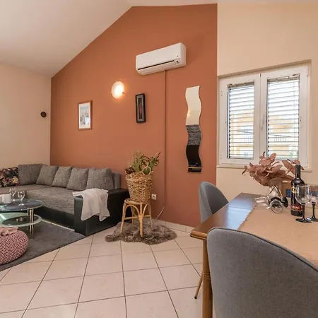 Amaris Apartment