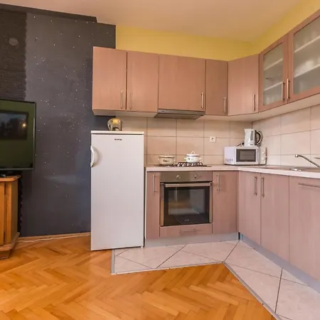 Amaris Apartment